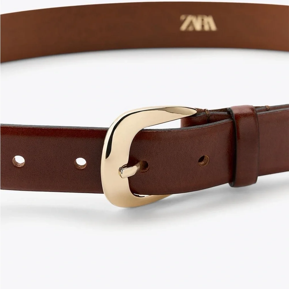 NWOT Zara Brown Leather Belt with an Oval Buckle. Size 32.